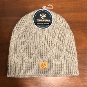On WISCONSIN grey knit hat